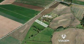 Exkluzivně Vám nabízíme k prodeji 50% vlastnictví na pozemků