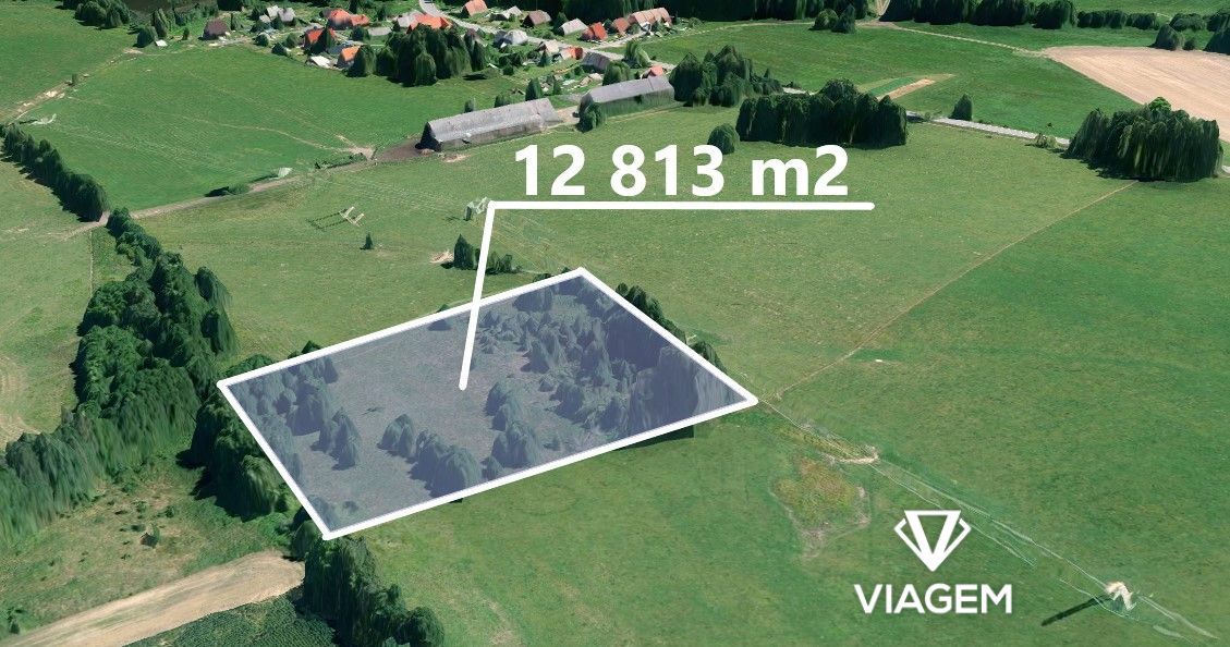 Nabízíme k prodeji dva sousedící pozemky v klidné a přírodně