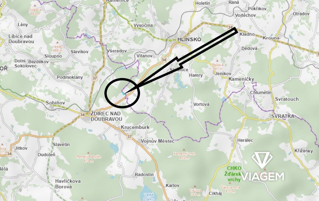 Nabízíme k prodeji dva sousedící pozemky v klidné a přírodně