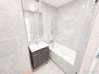 Pronájem bytu 3+kk, 55m², lodžie, po rekonstrukci. Nabízíme 