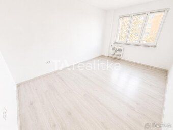 Pronájem bytu 3+kk, 55m², lodžie, po rekonstrukci. Nabízíme 