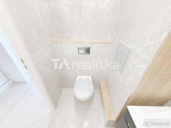 Pronájem bytu 3+kk, 55m², lodžie, po rekonstrukci. Nabízíme 