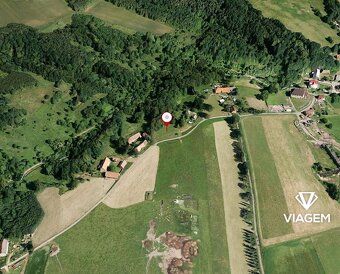 Nabízíme pozemek s širokými možnostmi využití, který snadno 