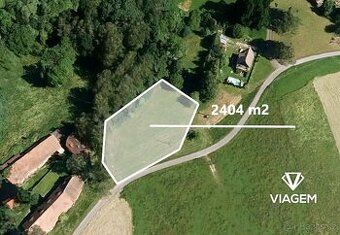 Nabízíme pozemek s širokými možnostmi využití, který snadno 
