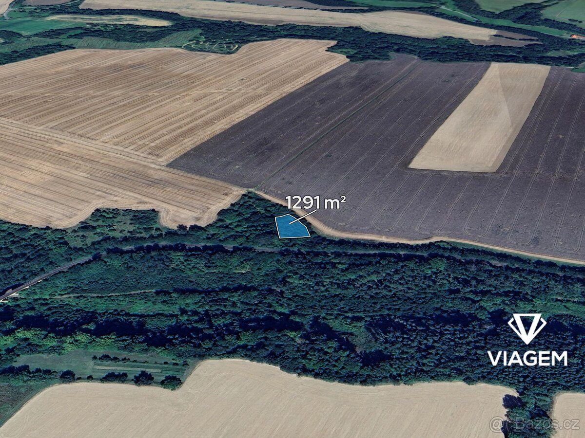 Exkluzivně Vám nabízíme pozemek o výměře 1 291 m² v katastrá