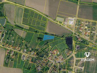 Exkluzivně Vám nabízíme pozemek o výměře 1 851 m² v katastrá
