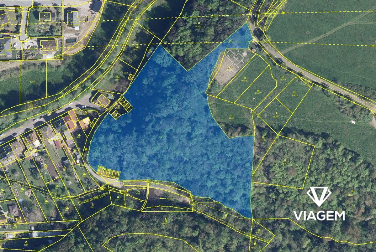 Nabízíme ke koupi pozemek o výměře 15 929 m², který se nachá