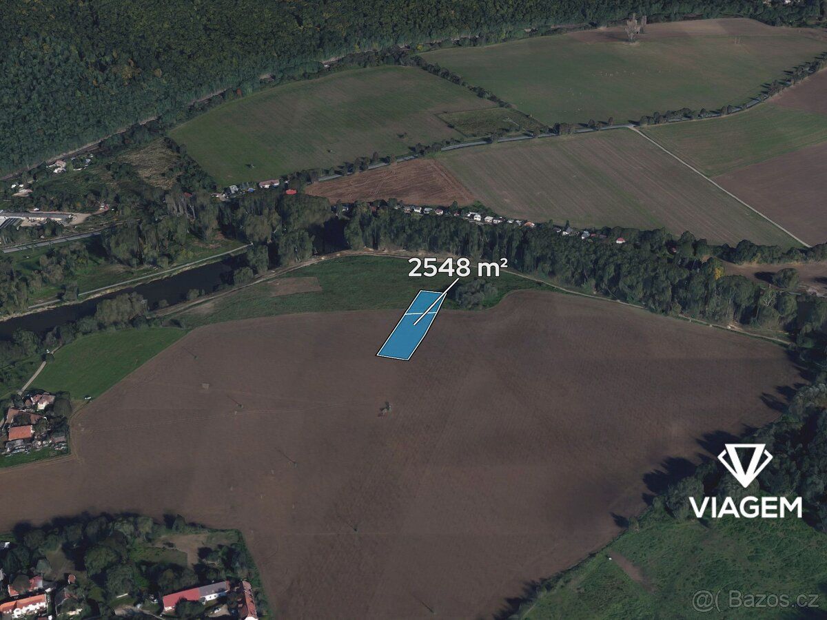 Exkluzivně Vám nabízíme k prodeji 100 % vlastnictví na pozem