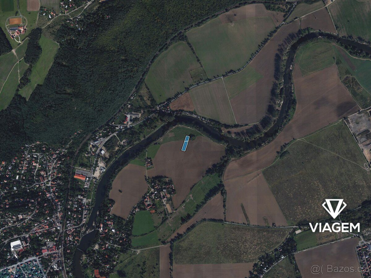 Exkluzivně Vám nabízíme k prodeji 100 % vlastnictví na pozem