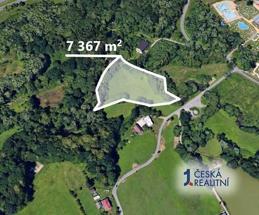 Nabízíme pozemek s širokými možnostmi využití, který snadno 