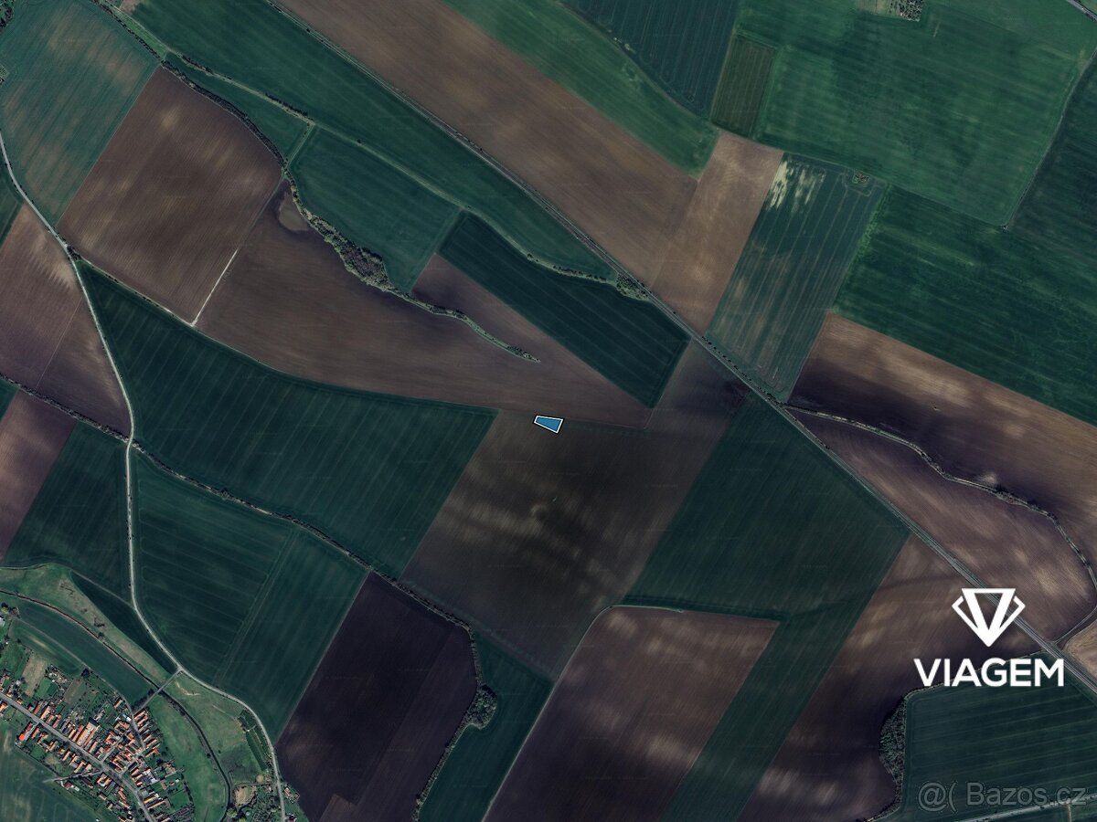 - parc. č. 296 - výměra 6701 m²
Pro komunikaci si prosím při