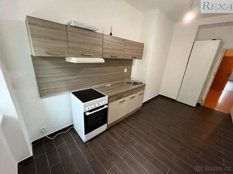Pronájem bytu 2KK, balkon, sklep, zahrádka, Střední ulice, B