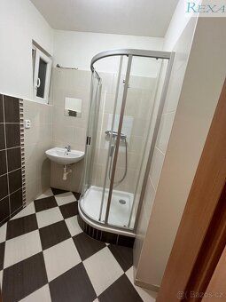 Pronájem bytu 2KK, balkon, sklep, zahrádka, Střední ulice, B