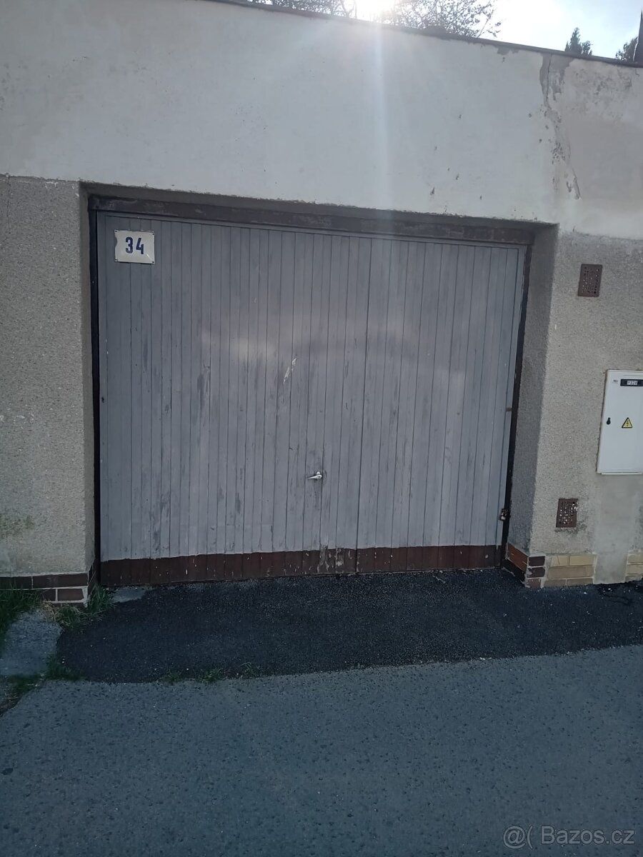 Garáž na prodej v ulici " V Luzích ", Jablonec nad Nisou. Na