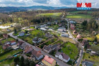 Nabízíme k prodeji pozemek o rozloze 836 m² v klidné části o