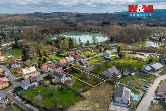 Nabízíme k prodeji pozemek o rozloze 836 m² v klidné části o