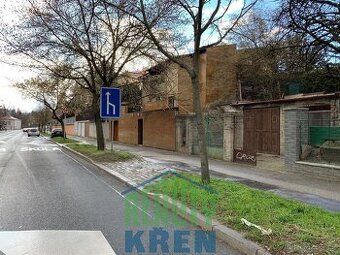 Nabízím k pronájmu garáž o výměře 29 m², v cihlové budově v 