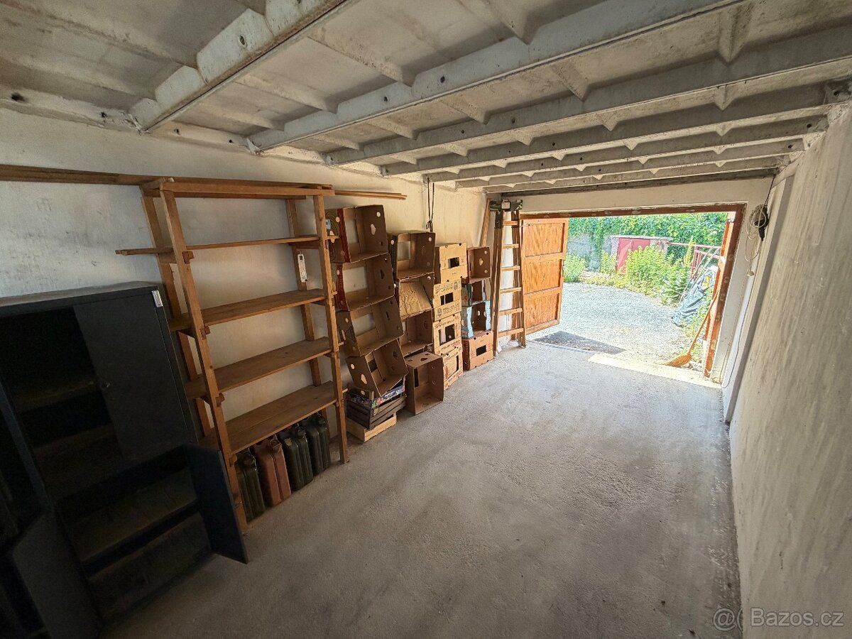 Nabízím k pronájmu garáž o výměře 29 m², v cihlové budově v 