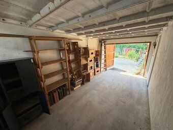 Nabízím k pronájmu garáž o výměře 29 m², v cihlové budově v 