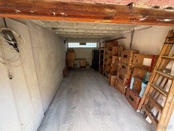 Nabízím k pronájmu garáž o výměře 29 m², v cihlové budově v 