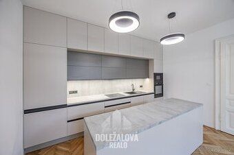 Dobrý den scházím byt 2+1 sme 3 člena rodina dcerka 9 let ja
