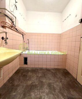 Realitka Green® vám nabízí k prodeji prostorný byt o dispozi