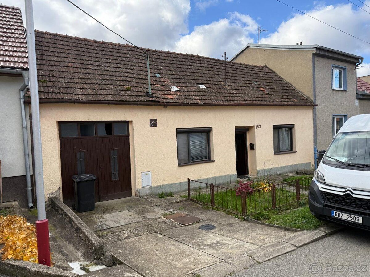 Prodám rodinný dům Milešovice u Brna, 4+1, čp.162, zastavěná