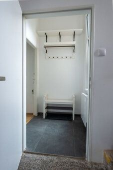 2+KK 37m2, Praha 8, Turnovská ul., pronájem zařízeného útuln