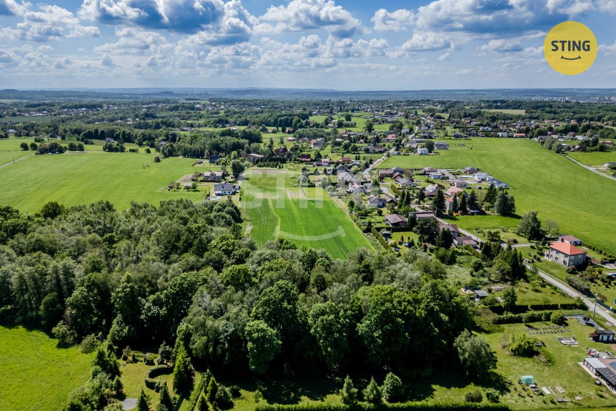 Nabízíme k prodeji lesní pozemek o výměře 1 028 m² v klidné 