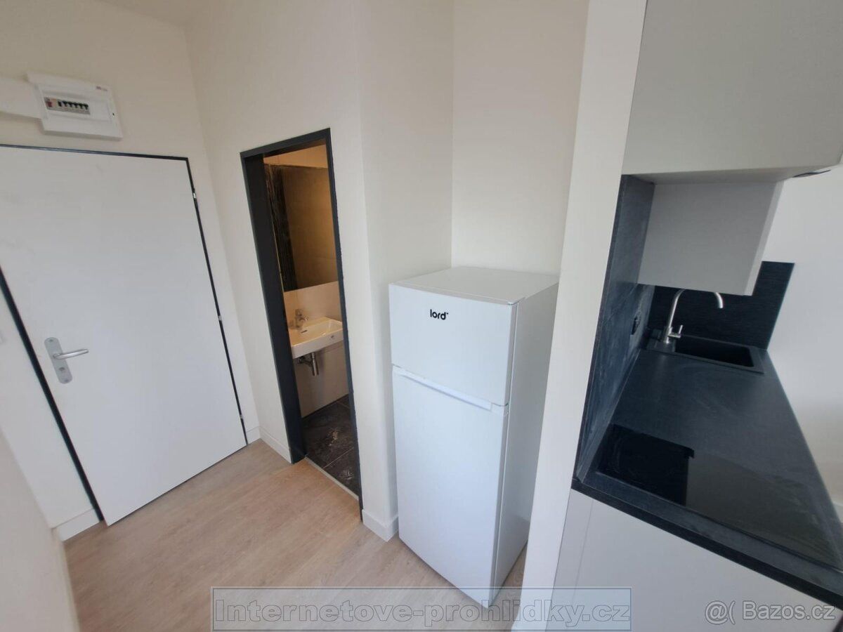 Garsonka, P9 Vysočany, Paříkova DK00100U Garsonka 32m2, plně
