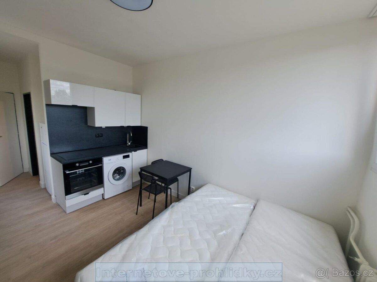 Garsonka, P9 Vysočany, Paříkova DK00100U Garsonka 32m2, plně