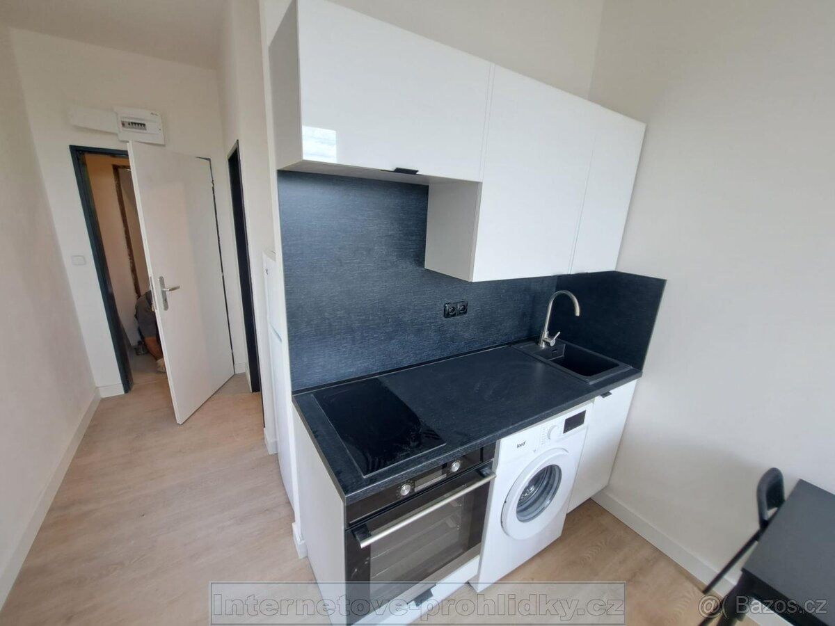 Garsonka, P9 Vysočany, Paříkova DK00100U Garsonka 32m2, plně