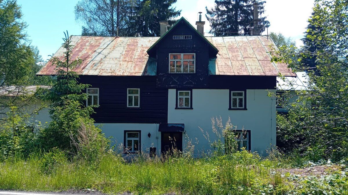 Nabízíme k dlouhodobému pronájmu horskou nemovitost v atrakt