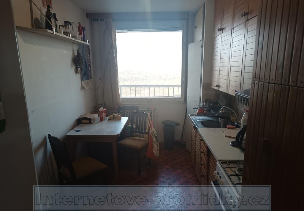 Samostatný pokoj P4 Háje, ul. Krajanská FS00140W Pokoj 24m2,