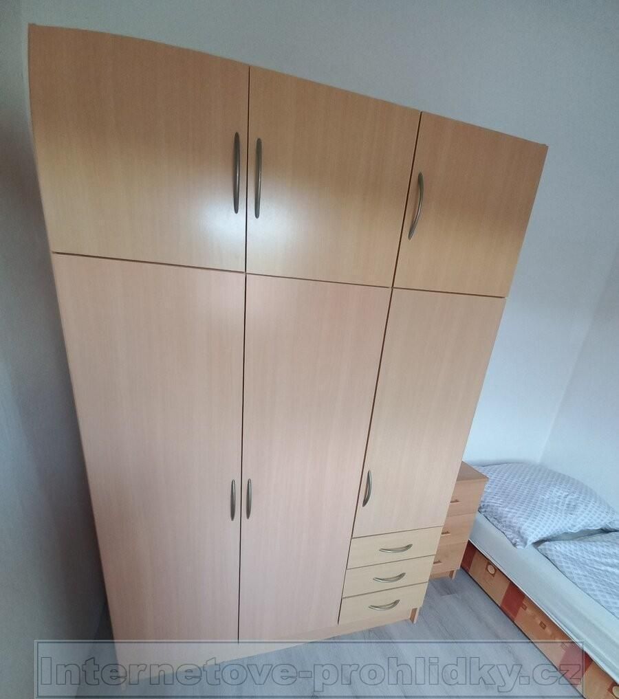 Samostatný pokoj P5 Smíchov, Bieblova FS00147Y K pronájmu po