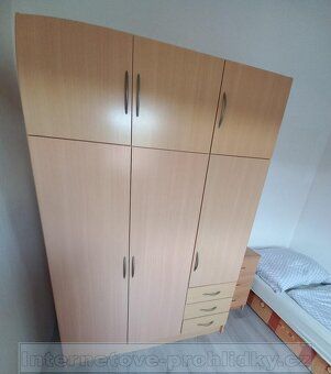 Samostatný pokoj P5 Smíchov, Bieblova FS00147Y K pronájmu po