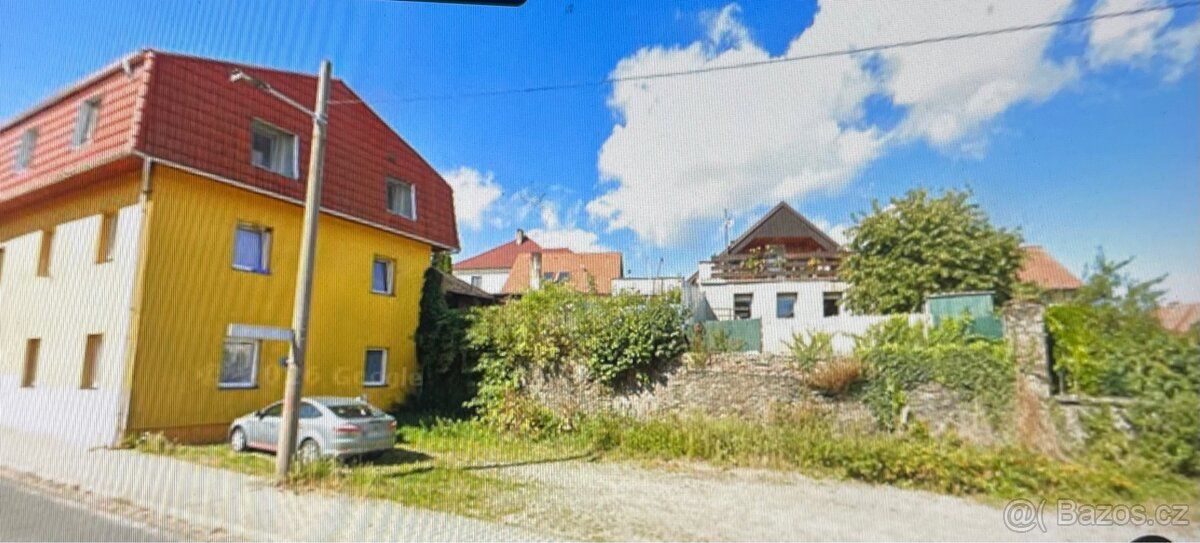 Prodám komerční pozemek v Týnci nad Labem, 500/1, 269m2 s mo