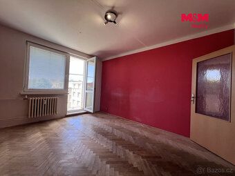 Nabízíme k prodeji světlý a prostorný byt 3+1 v oblíbené lok