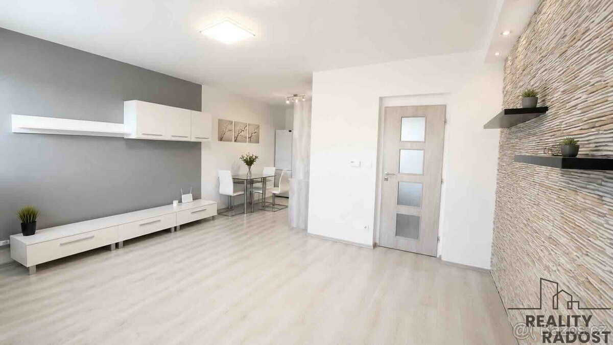 Pronájem bytu 2+kk, 56,5 m², Kuřim – ulice Dlouhá Nabízíme k