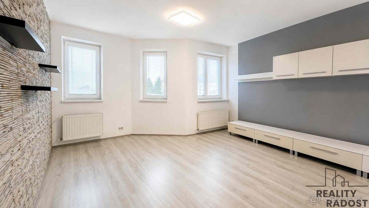 Pronájem bytu 2+kk, 56,5 m², Kuřim – ulice Dlouhá Nabízíme k