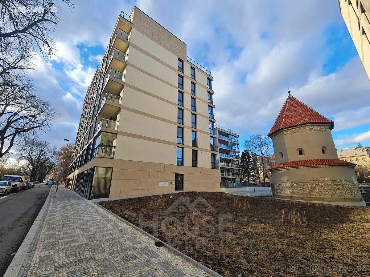 Ev.č. 01489 Nabízíme Vám k prodeji sklep o výměře 5,6 m2 v d
