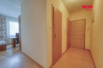 Nabízíme k pronájmu prostorný byt 4+1 o výměře 71 m² v Horšo