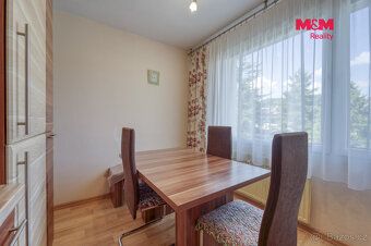 Nabízíme k pronájmu prostorný byt 4+1 o výměře 71 m² v Horšo
