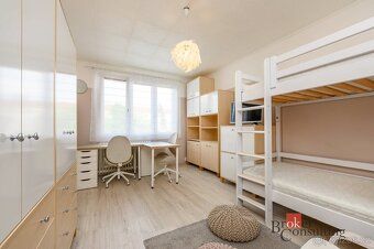 PRODEJ: Světlý byt 3+1 po kompletní rekonstrukci (72 m²) – u