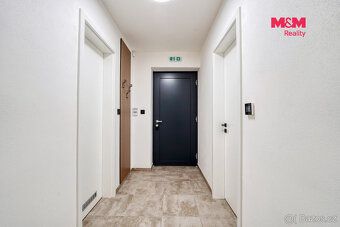 Nabízíme k prodeji exkluzivní plně zařízený apartmán o dispo