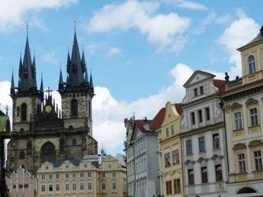 Nabízíme k pronájmu zařízenou restauraci poblíž Staroměstské