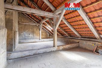 Ev.č. 01524 V zastoupení majitele nabízíme k prodeji prostor