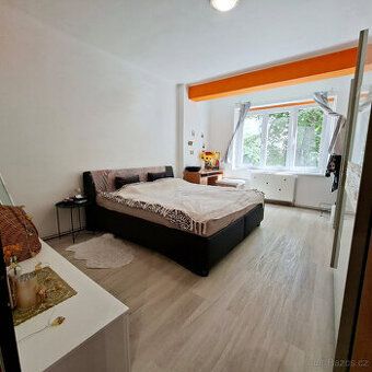 Ev.č. 01524 V zastoupení majitele nabízíme k prodeji prostor