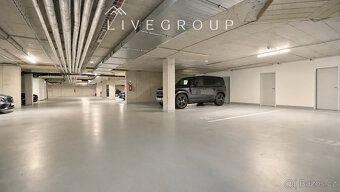 Nabízíme k dlouhodobému pronájmu luxusní, kompletně zařízený