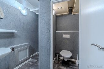 Nabízíme k přenechání pronájem plně vybavené a zavedené rest